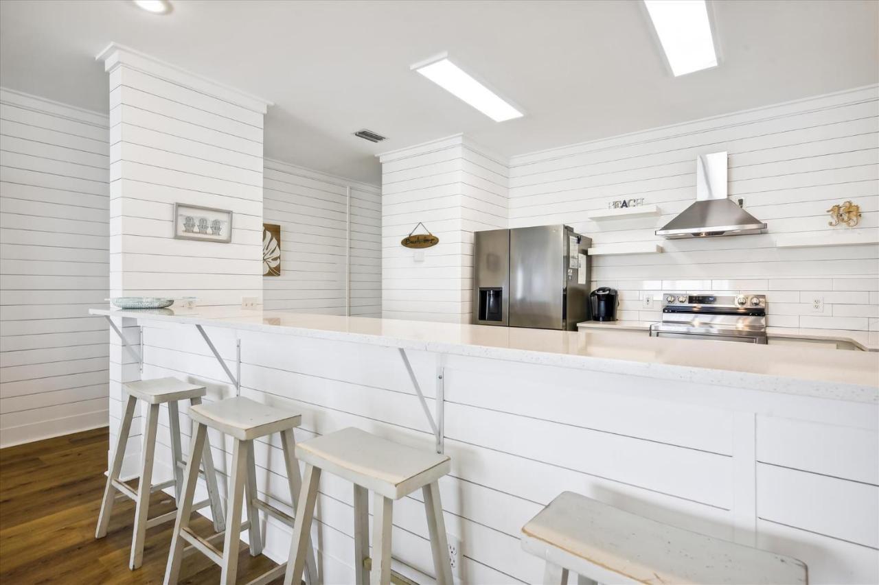 Just Beachy - 5 Bedroom 5 Bathroom Front Home! Sleeps 20 Holiday home