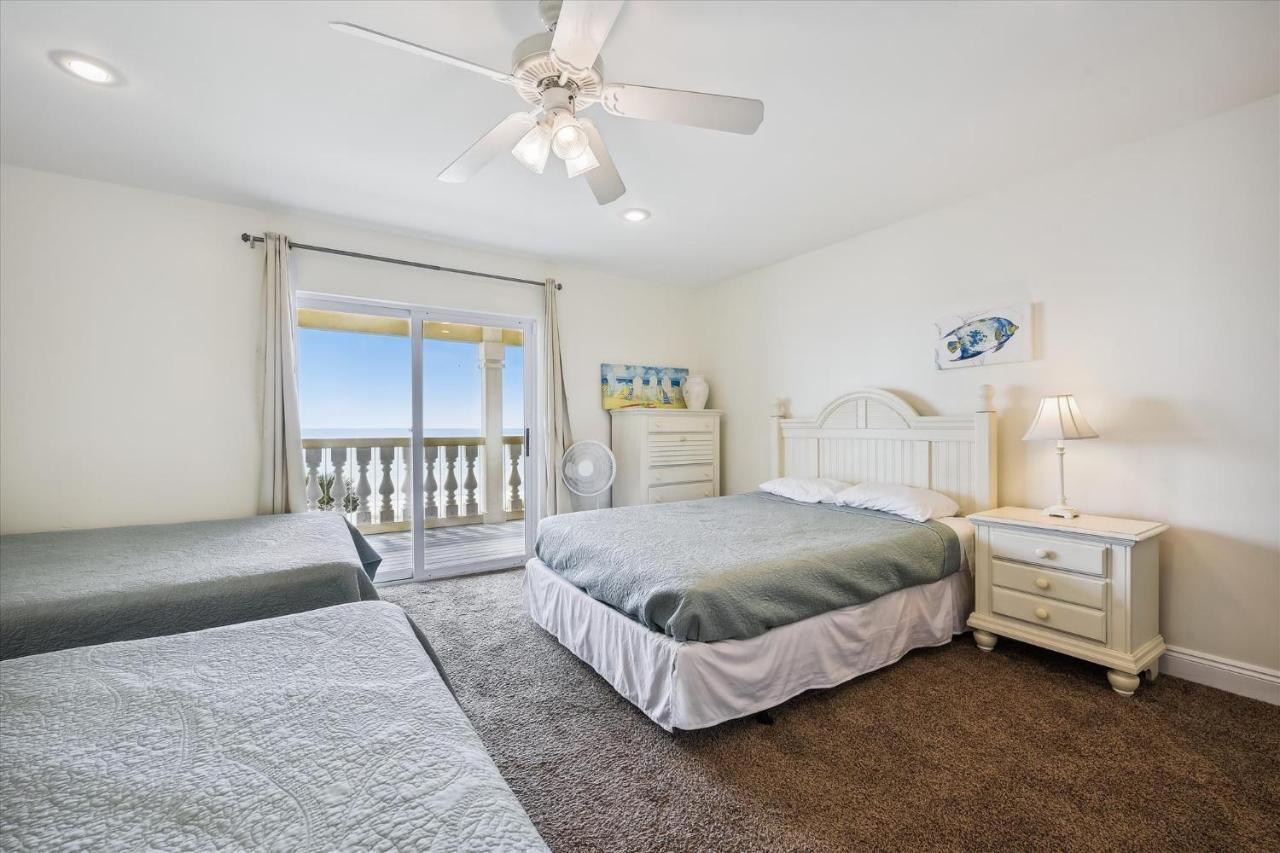 Just Beachy - 5 Bedroom 5 Bathroom Front Home! Sleeps 20 *